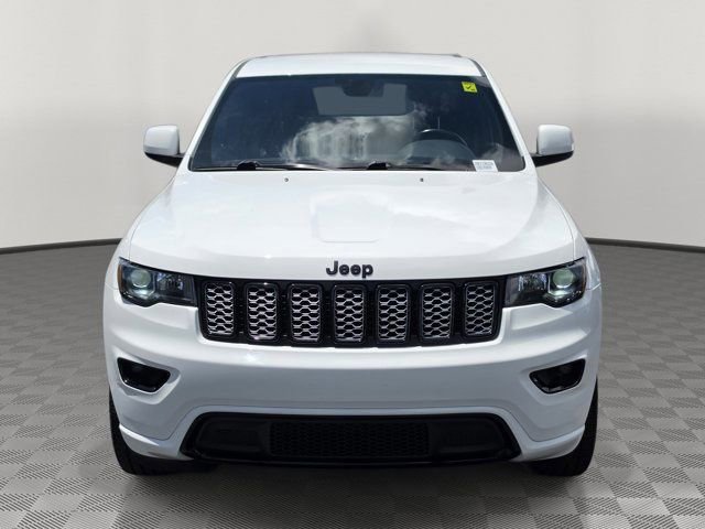 Used 2020 Jeep Grand Cherokee Altitude AWD/4WD image 2