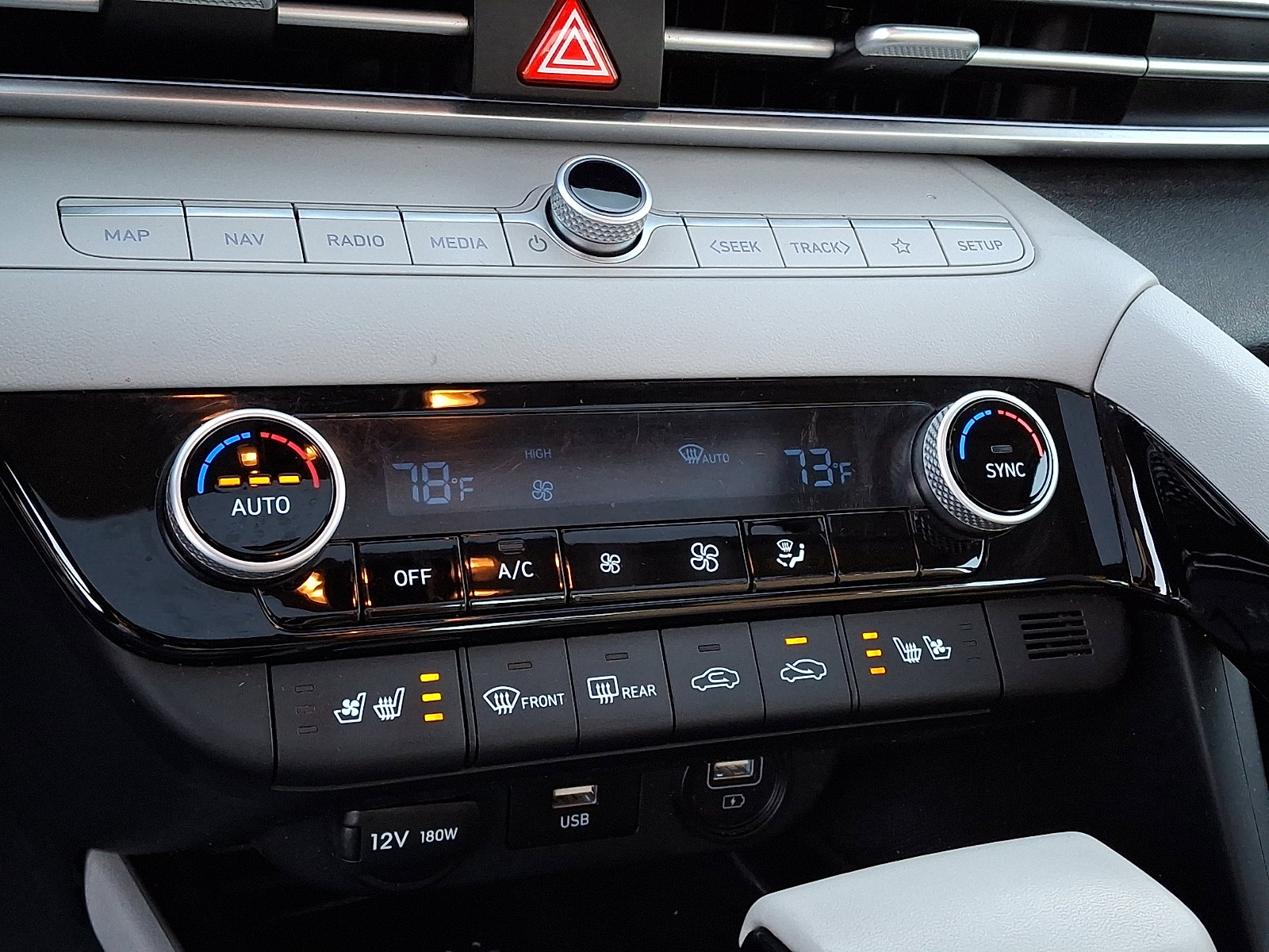 Used 2022 Hyundai Elantra Limited w/ Cargo Package image 23