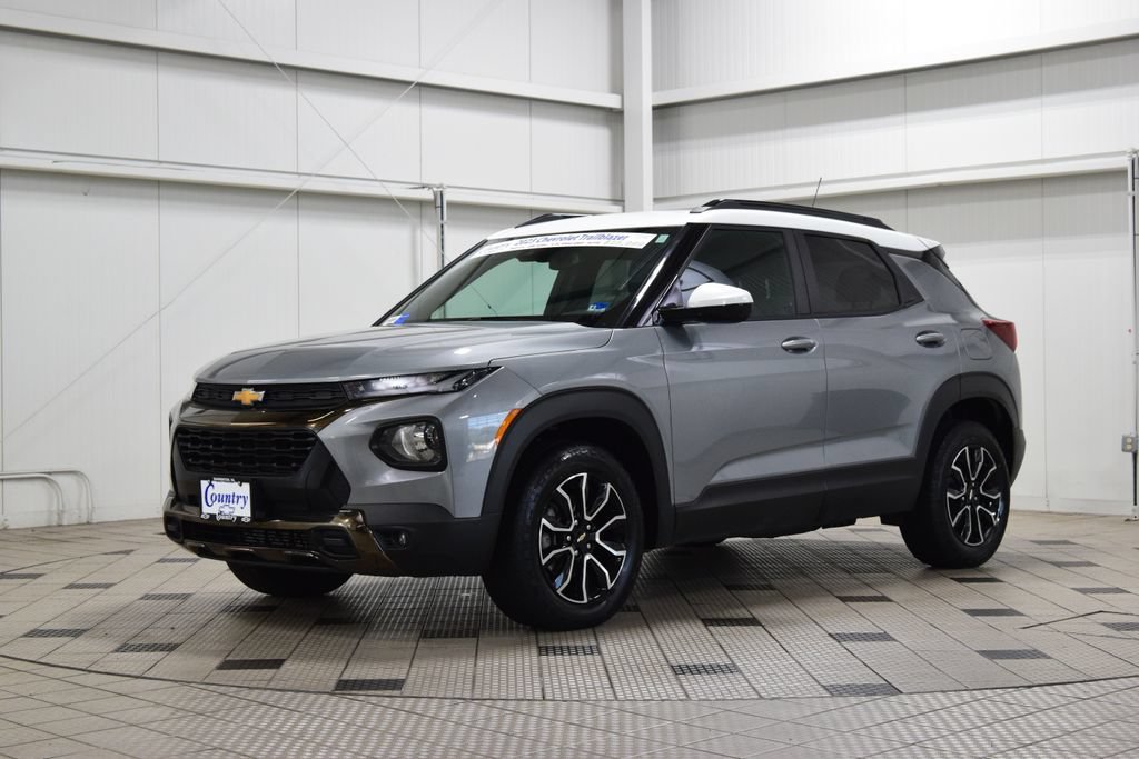 Used 2023 Chevrolet TrailBlazer ACTIV w/ Convenience Package AWD/4WD image 3
