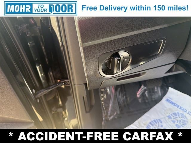 Used 2018 Volkswagen Tiguan SE AWD/4WD image 14