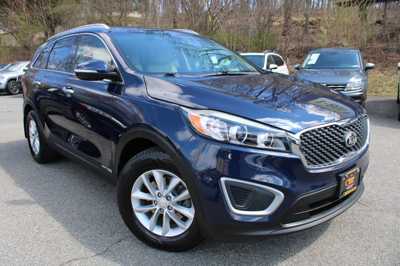 Used 2018 Kia Sorento LX image 4