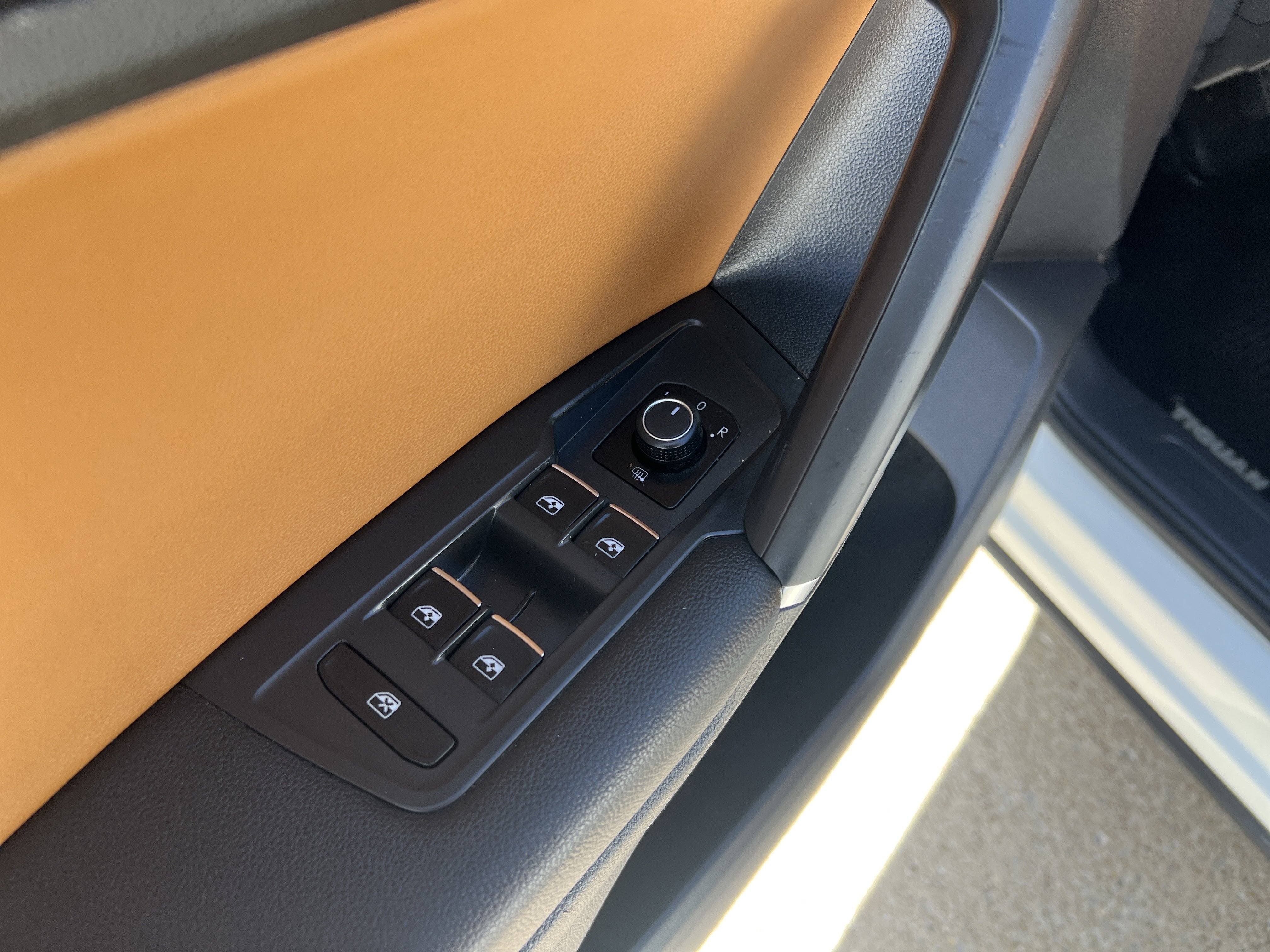 Used 2018 Volkswagen Tiguan SE image 14