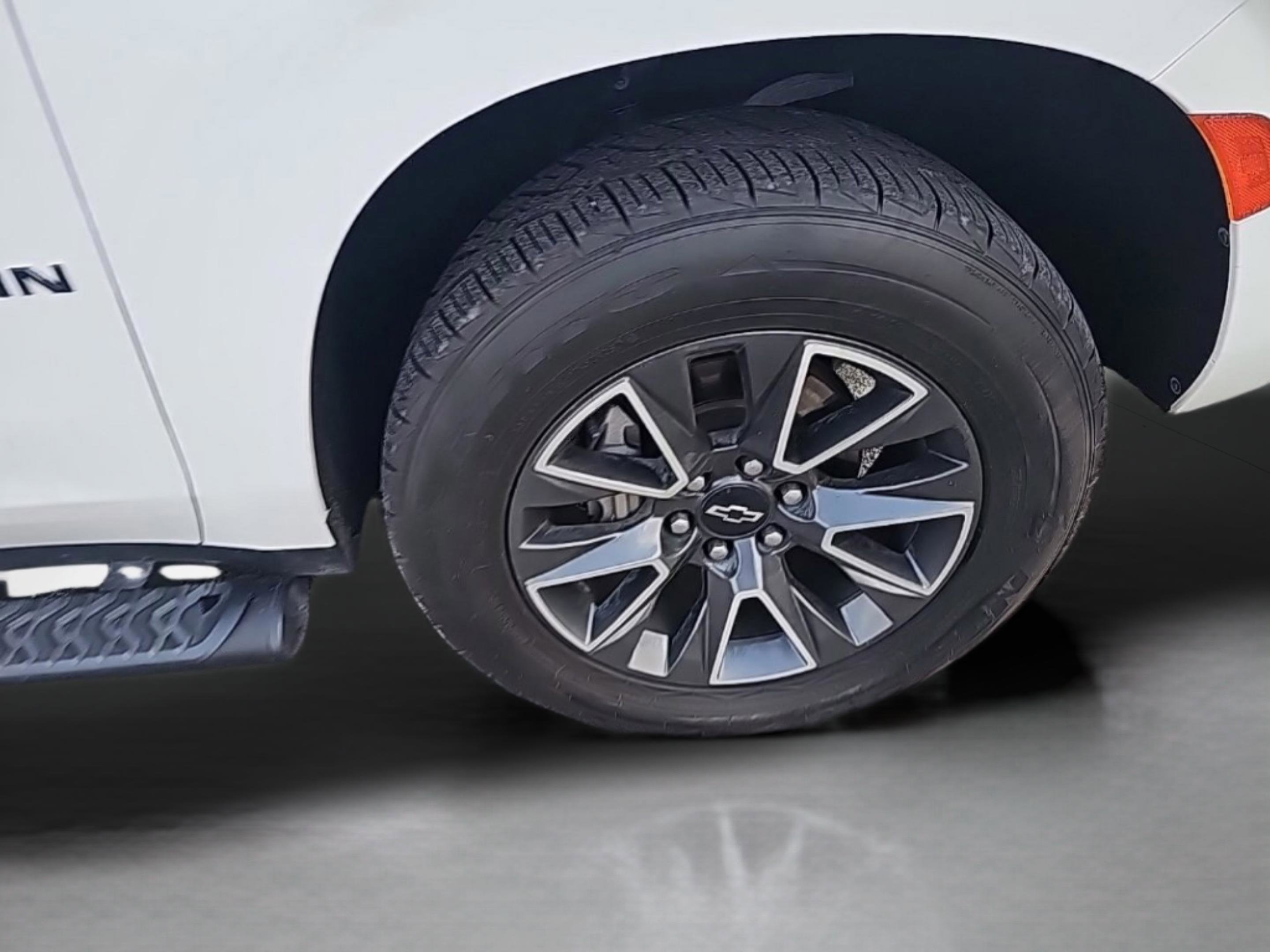 Used 2021 Chevrolet Suburban Z71 w/ Rear Media and Nav Package image 12