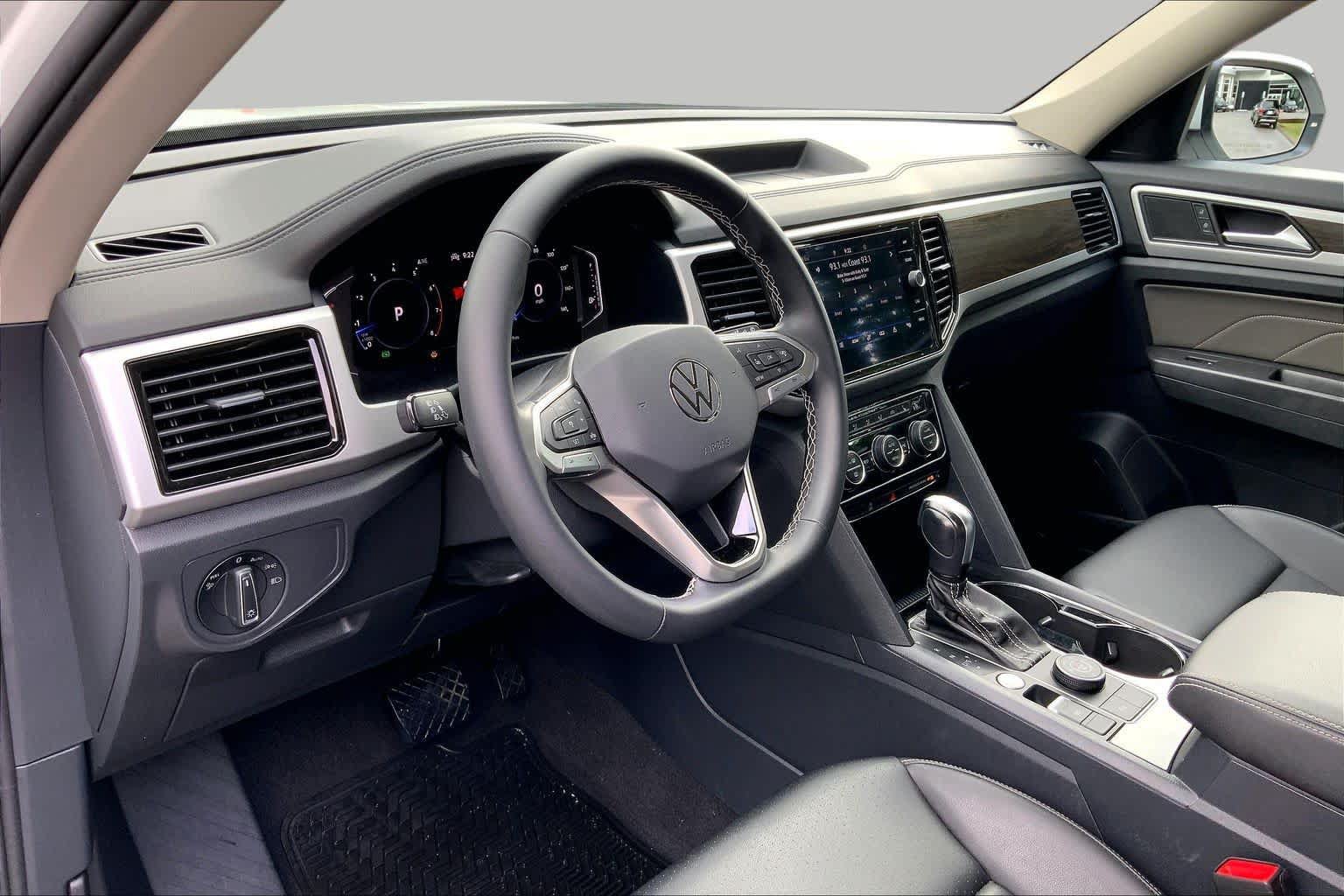 Used 2023 Volkswagen Atlas SE AWD/4WD image 18