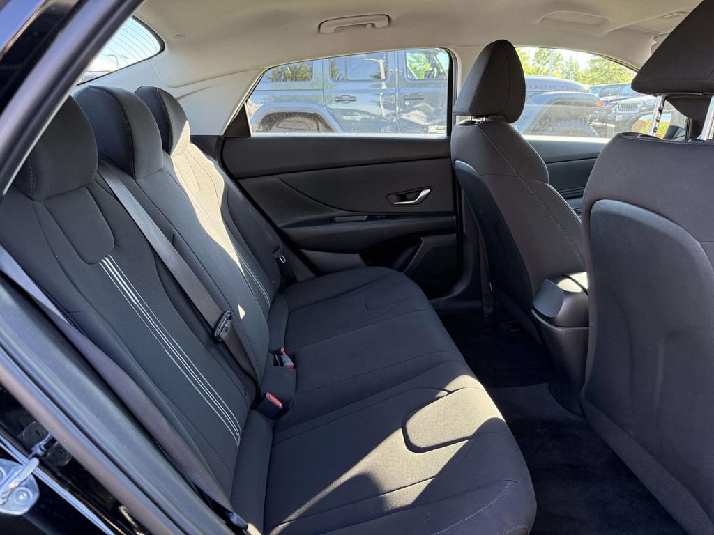 Used 2021 Hyundai Elantra SEL w/ Convenience Package FWD image 15