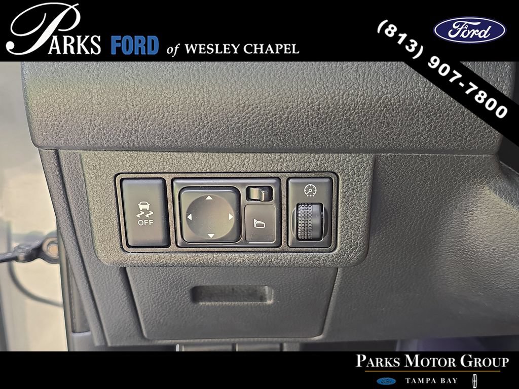 Used 2012 Nissan Versa 1.8 S FWD image 24