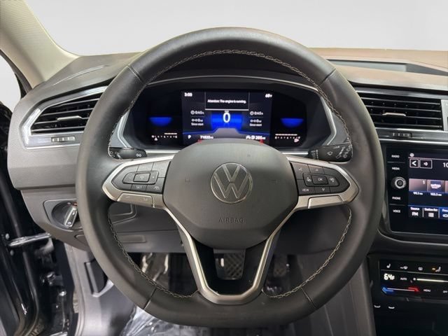 Certified 2022 Volkswagen Tiguan SE FWD image 16