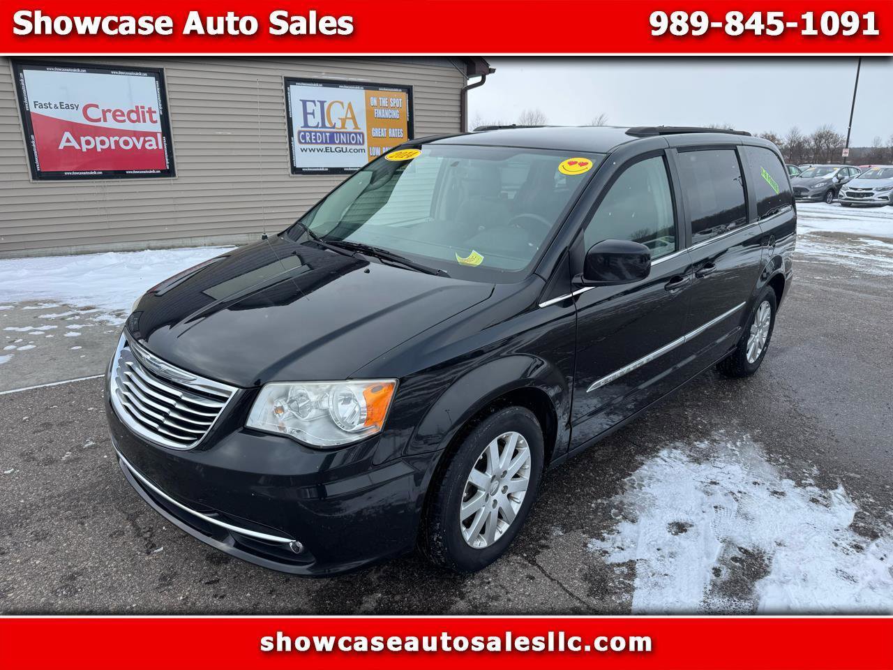 Used 2014 Chrysler Town & Country Touring image 1