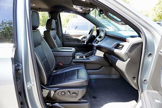 Used 2024 Chevrolet Tahoe Premier AWD/4WD image 11