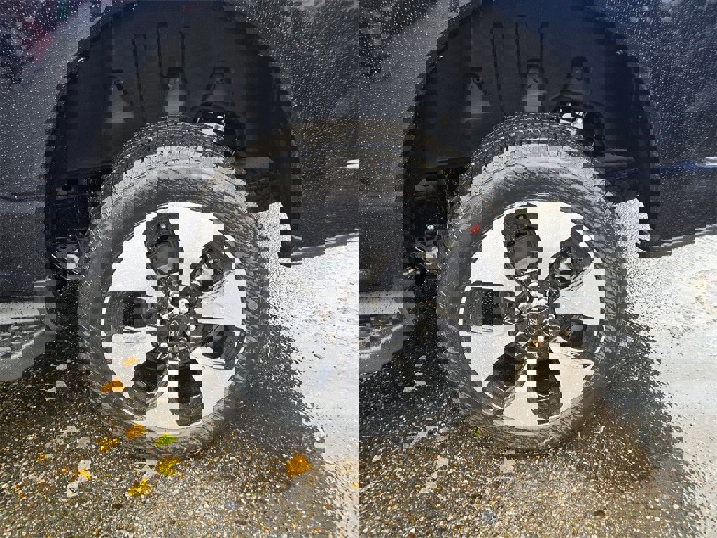 New 2025 Ford F150 Lightning Platinum image 9