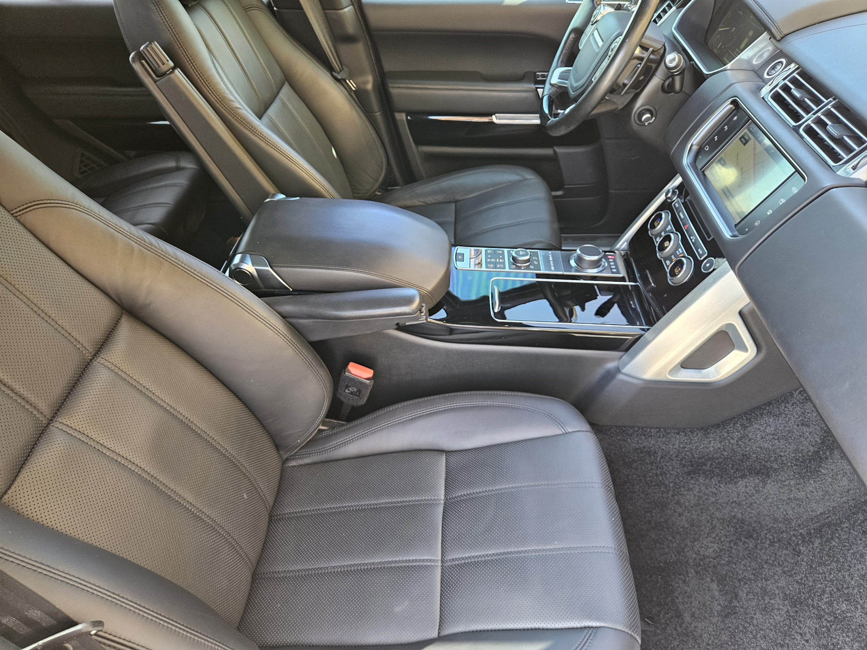 Used 2016 Land Rover Range Rover HSE AWD/4WD image 12