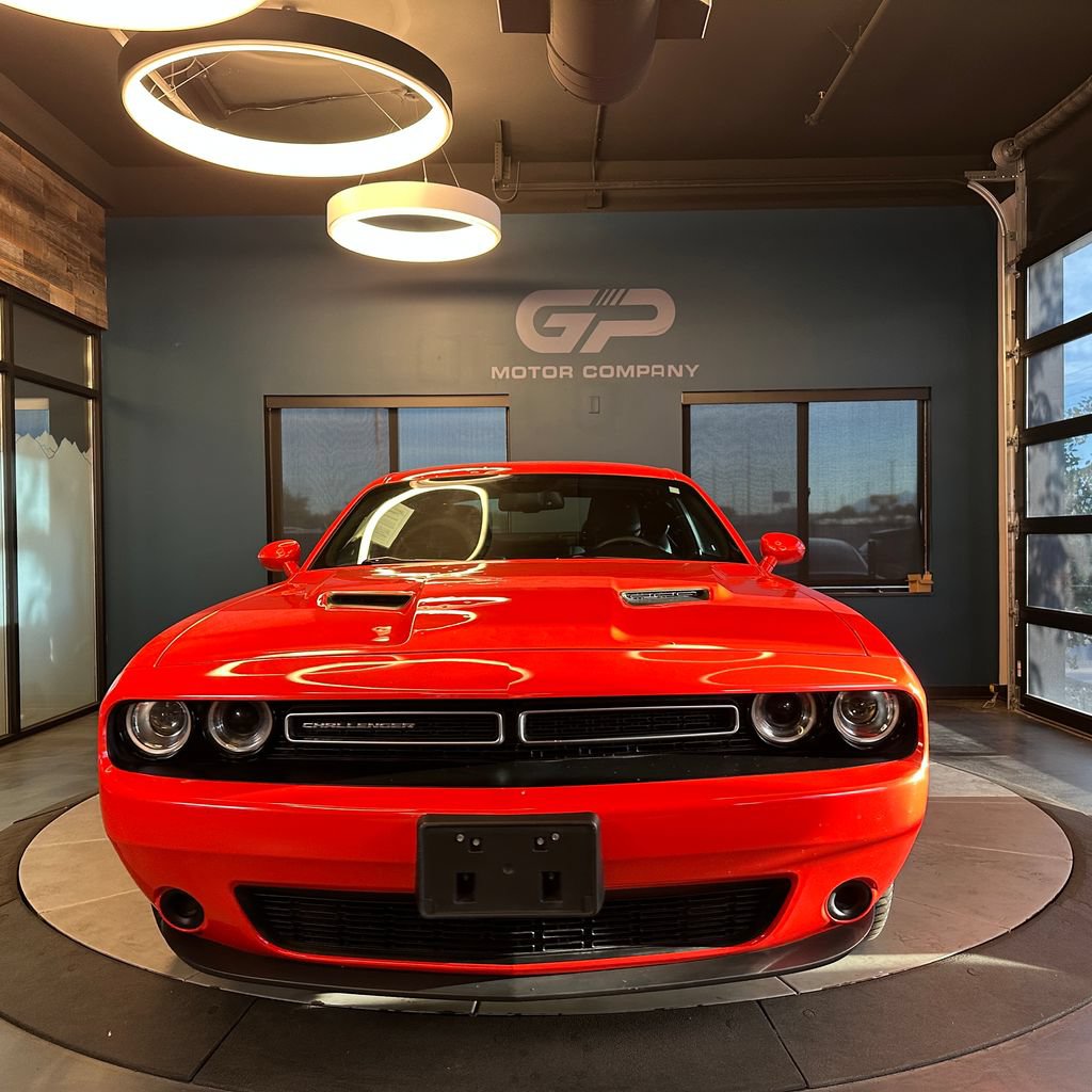 Used 2016 Dodge Challenger SXT RWD image 8