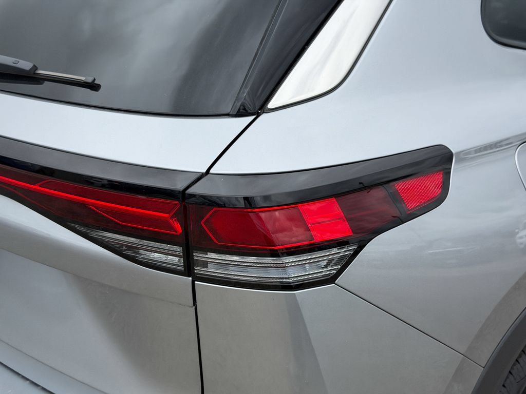 New 2026 Volkswagen Tiguan S FWD image 6