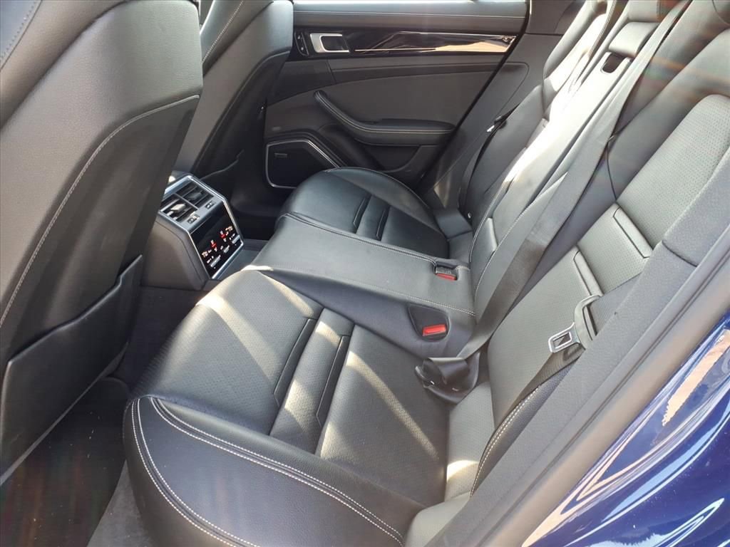 Used 2020 Porsche Panamera 4 image 10
