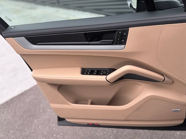 New 2026 Porsche Cayenne AWD/4WD image 13