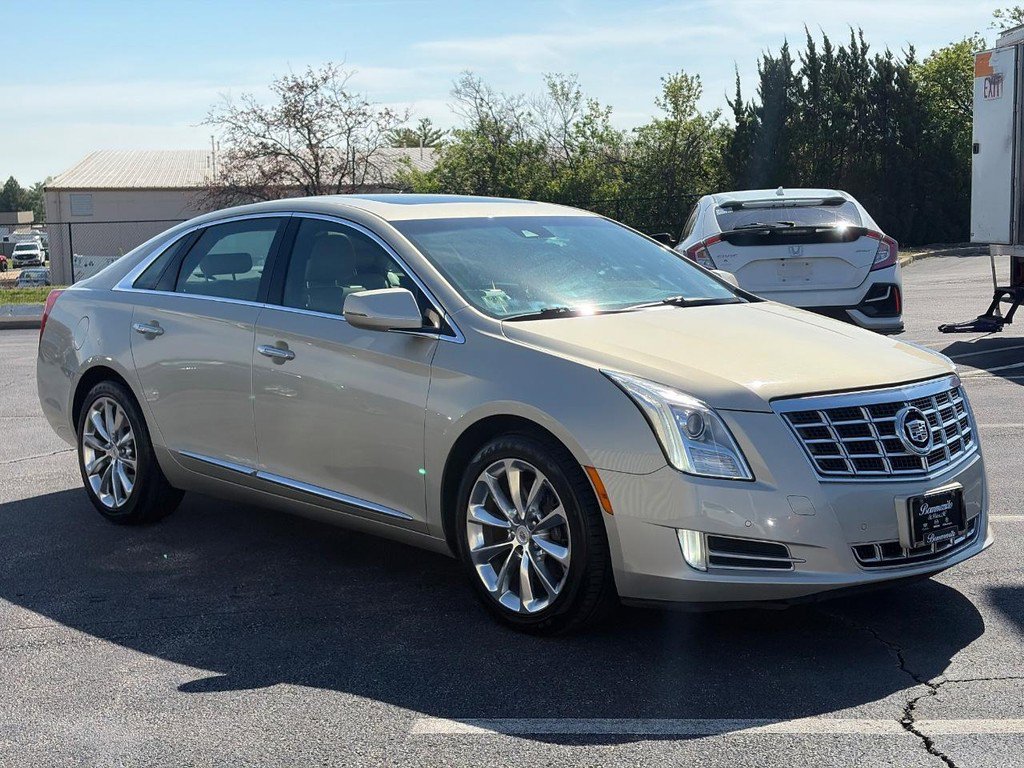 Used 2013 Cadillac XTS Premium image 3