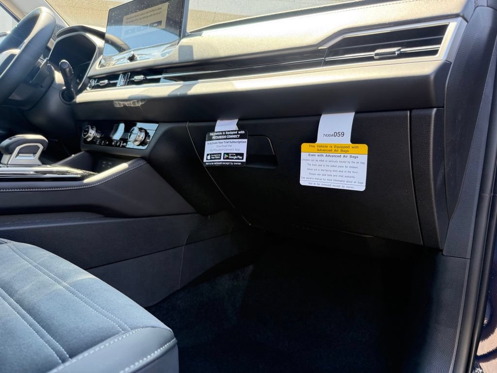 New 2026 Mitsubishi Outlander SE FWD image 14