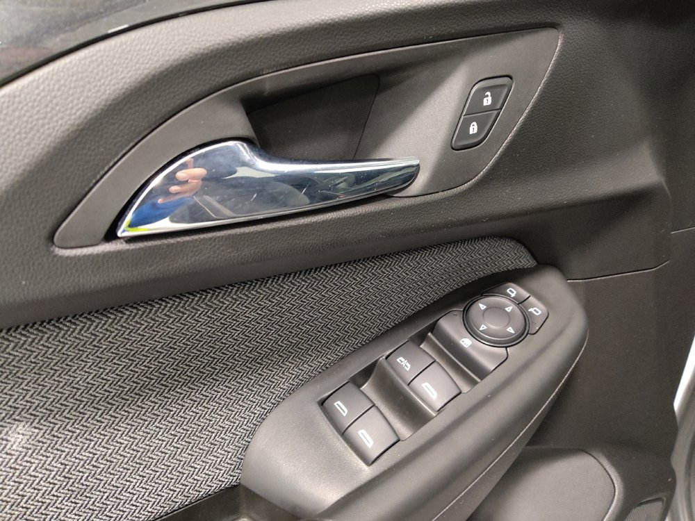 Used 2021 Chevrolet TrailBlazer LT w/ Convenience Package image 27