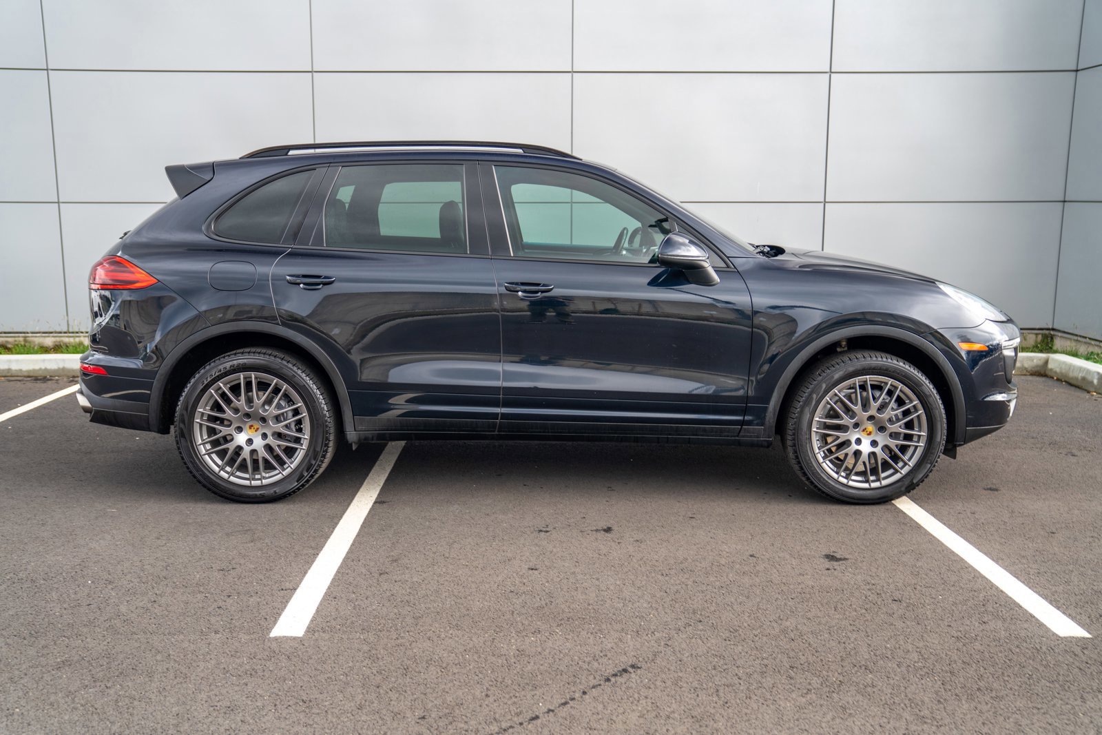 Used 2016 Porsche Cayenne image 8