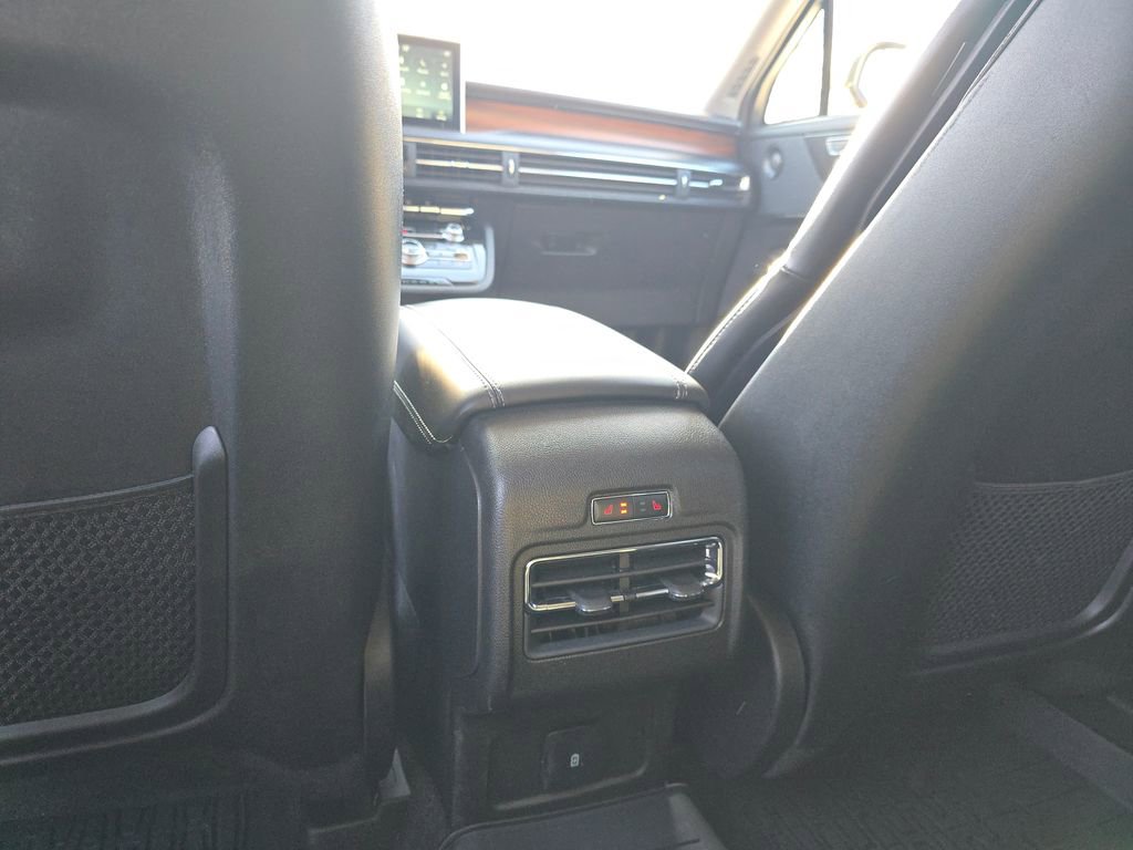 Used 2022 Lincoln Corsair Reserve w/ Luxury Package image 23