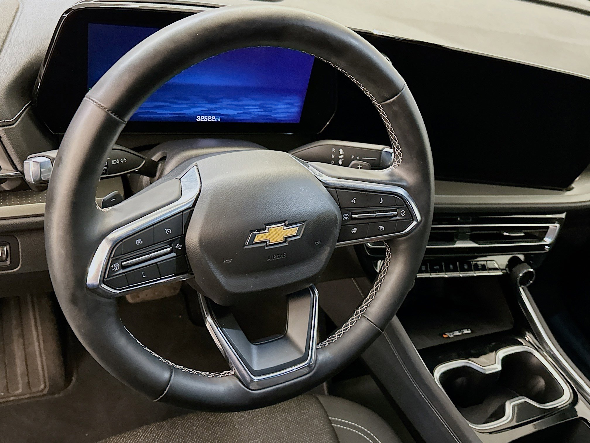 Used 2025 Chevrolet Traverse LT image 18