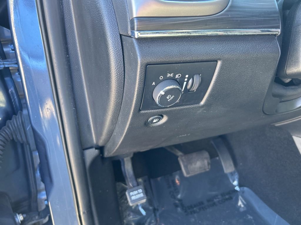 Used 2020 Jeep Grand Cherokee Limited w/ Premium Lighting Group image 38