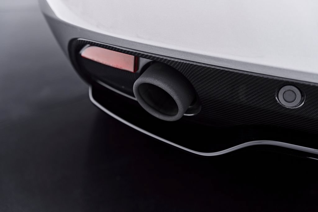 Used 2016 Aston Martin DB9 GT RWD image 40