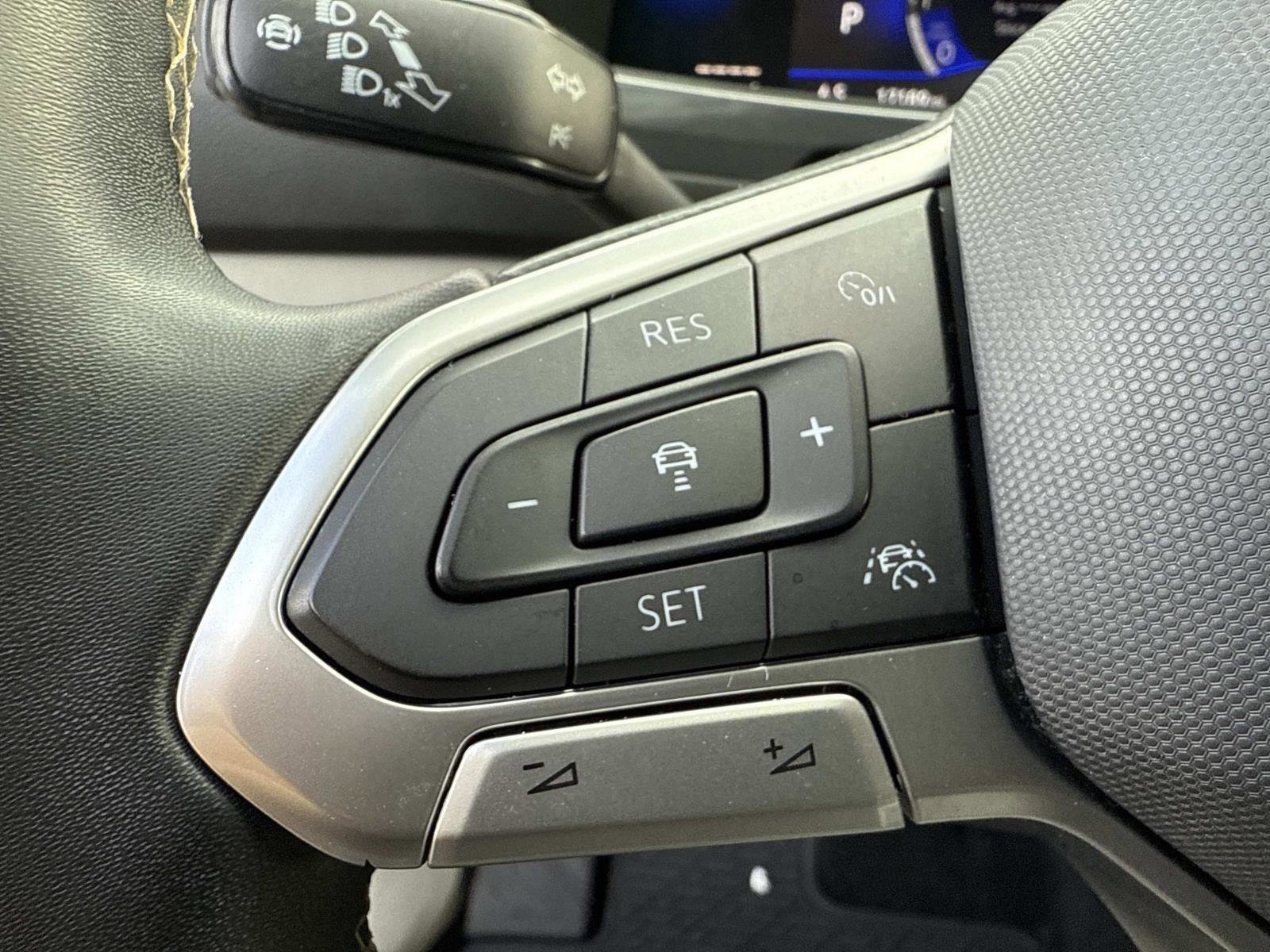 Certified 2022 Volkswagen Tiguan SE image 28