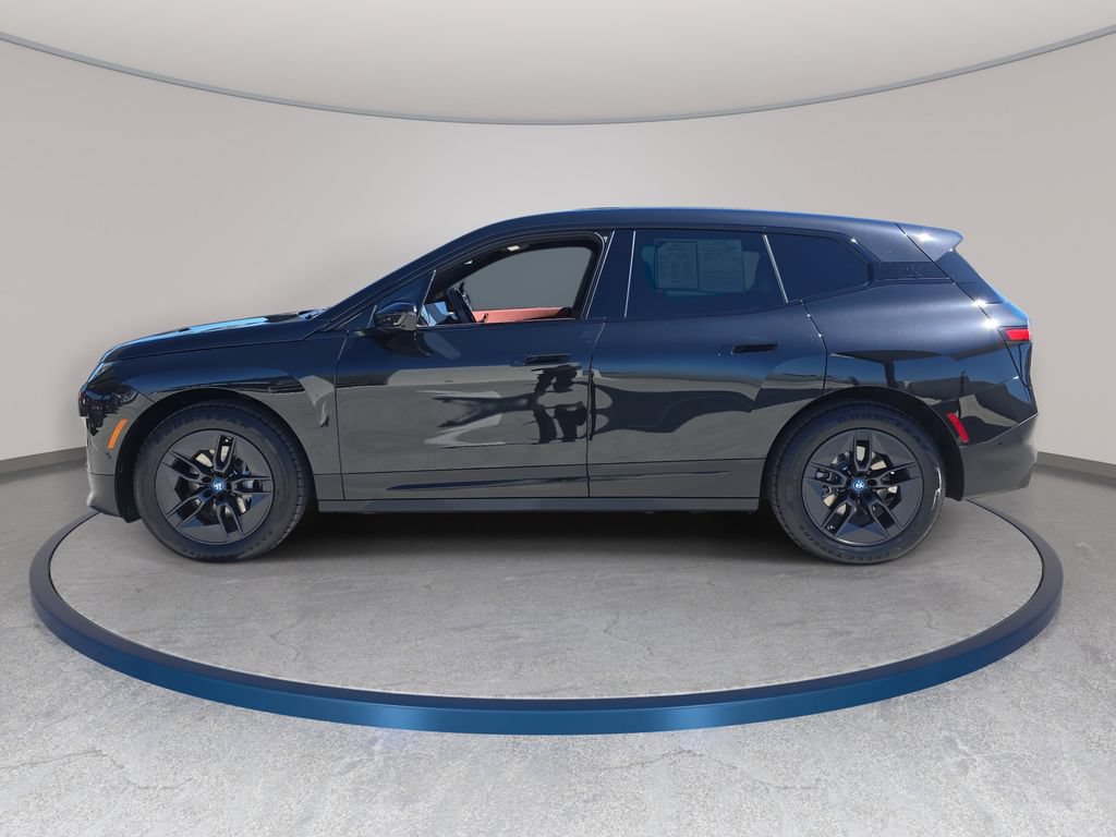 Used 2025 BMW iX xDrive50 w/ Convenience Package AWD/4WD image 9