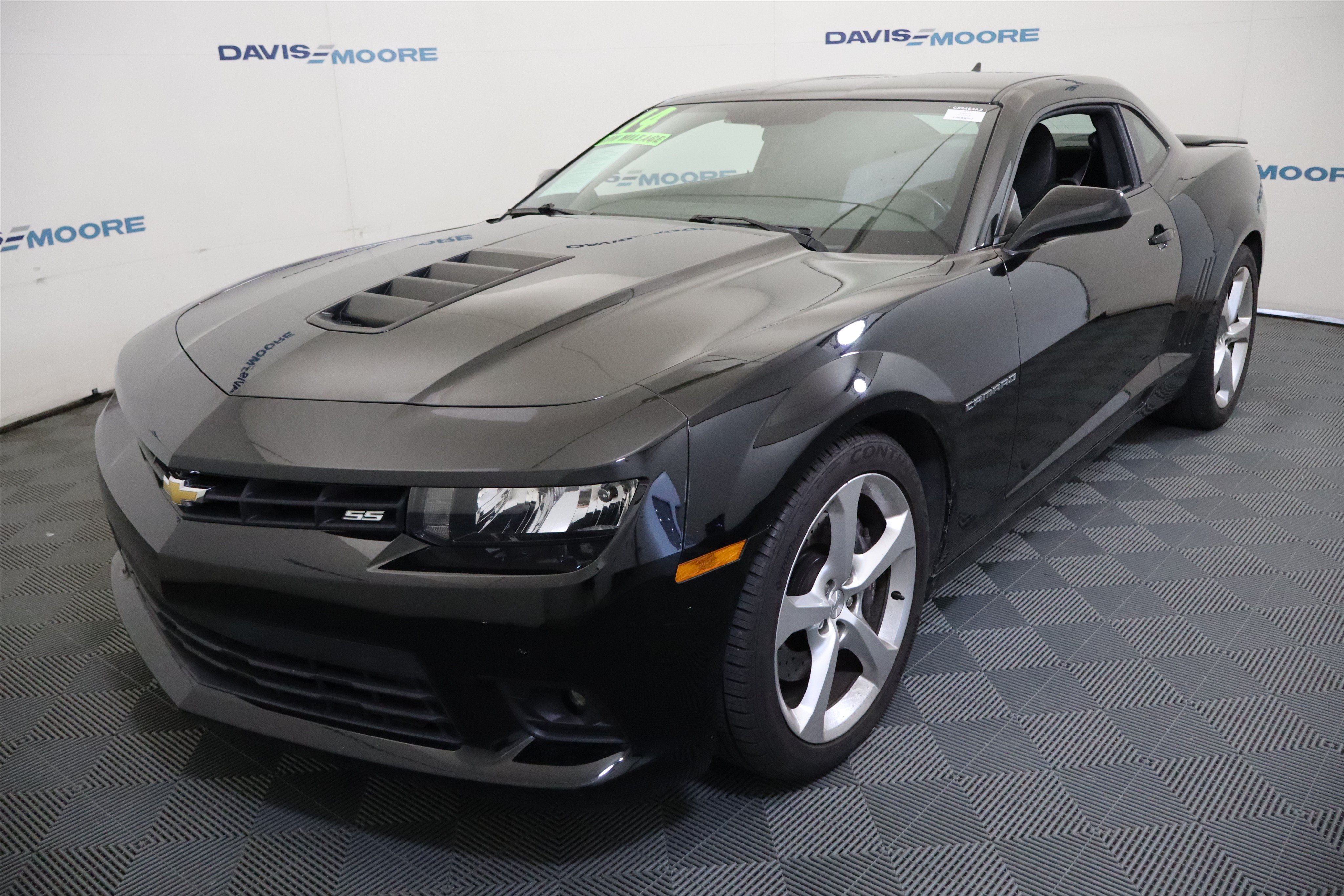 Used 2014 Chevrolet Camaro SS RWD image 12