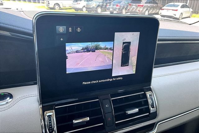 Used 2021 Lincoln Navigator Reserve w/ Luxury Package AWD/4WD image 12