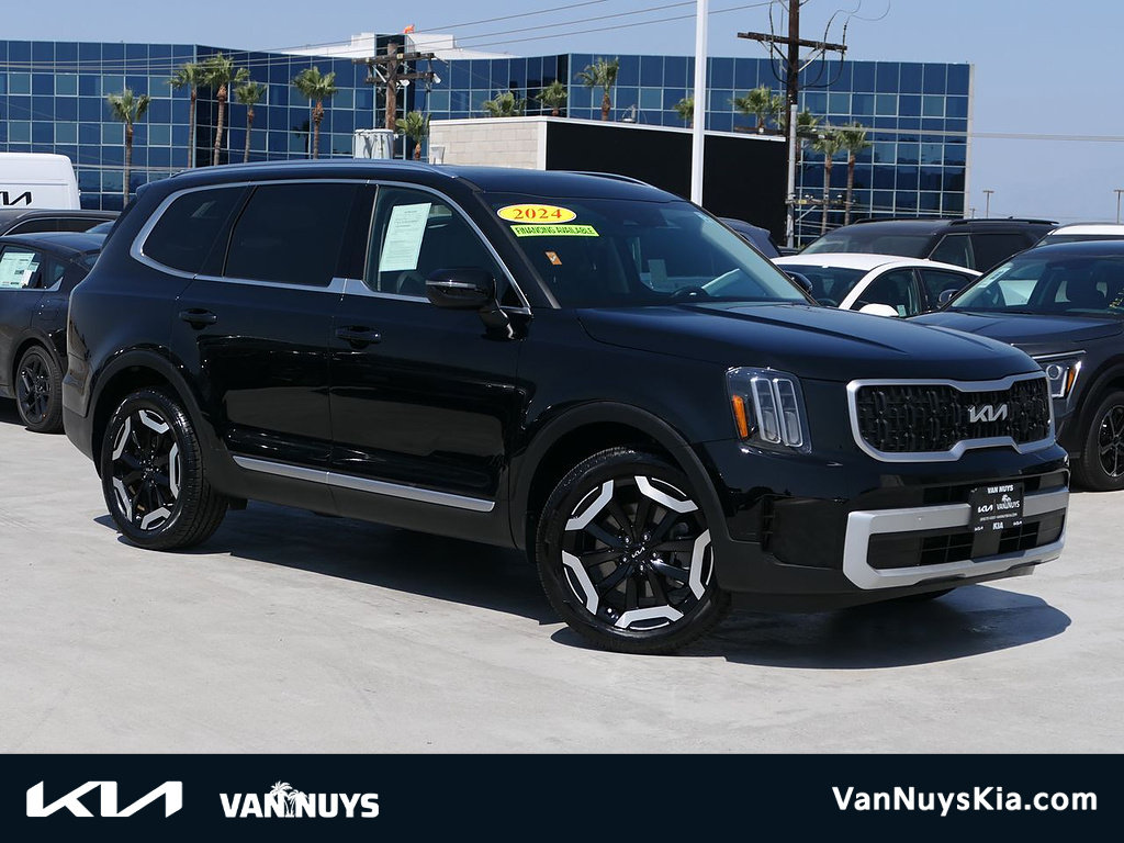 Used 2024 Kia Telluride EX w/ EX Captain's Chair Package FWD image 1