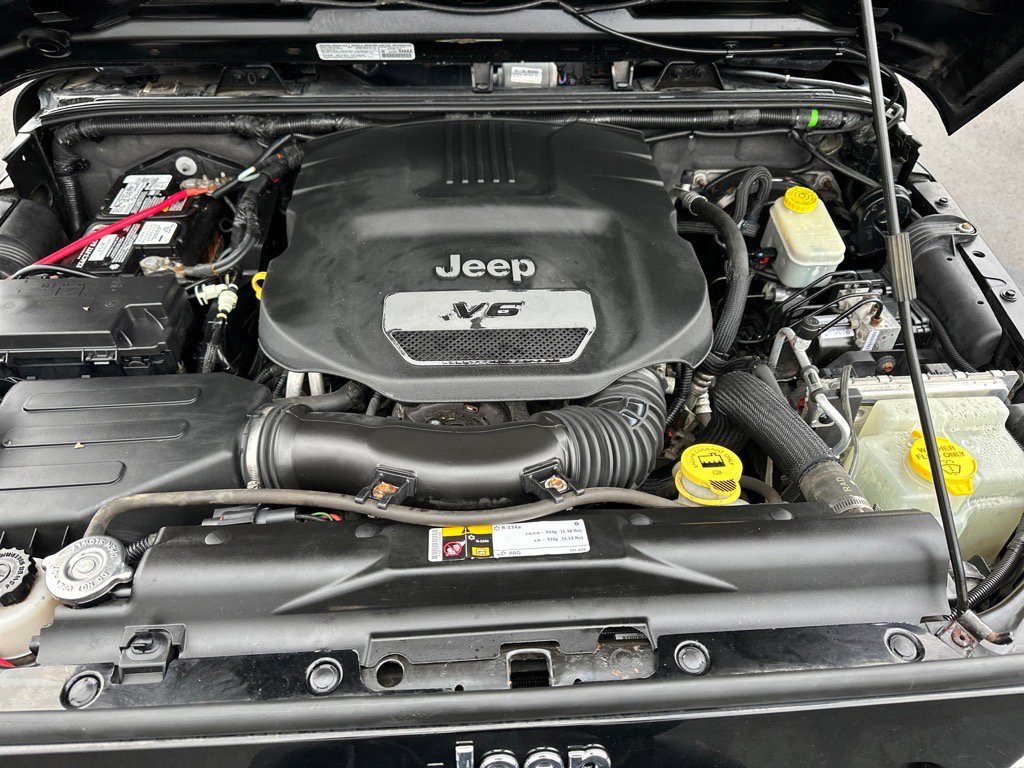 Used 2014 Jeep Wrangler Sport image 9