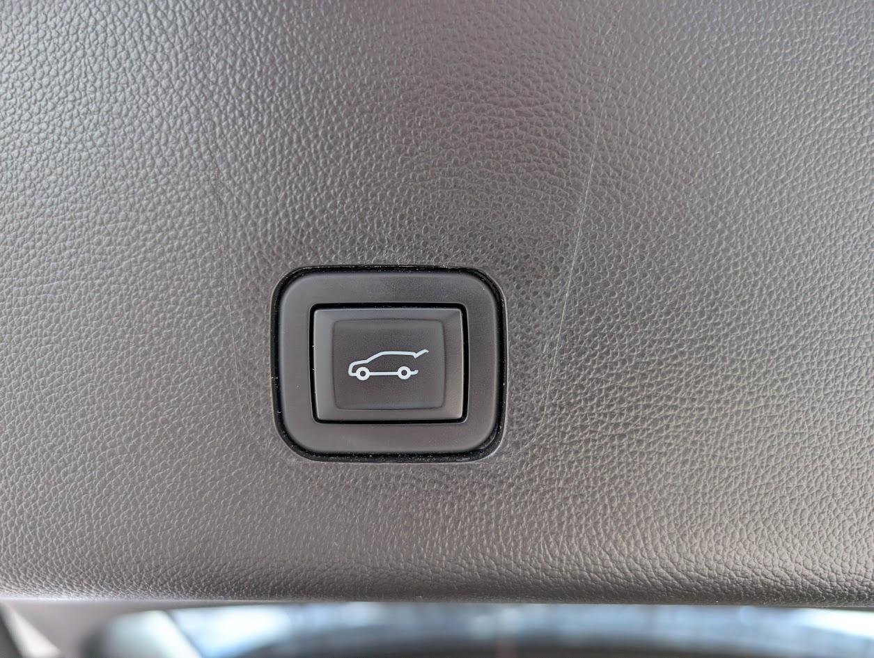 Used 2019 Chevrolet Traverse LT w/ LPO, Floor Liner Package image 12