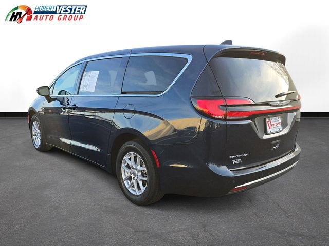 Used 2024 Chrysler Pacifica Touring-L FWD image 8
