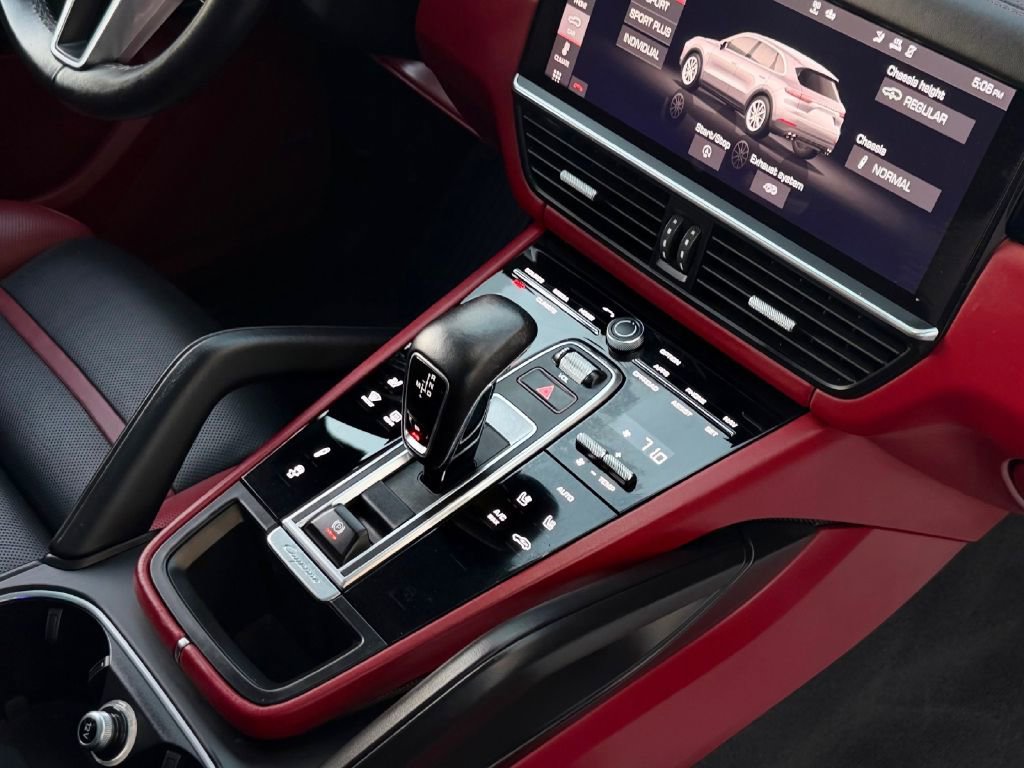 Used 2021 Porsche Cayenne GTS image 39