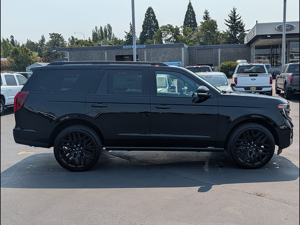 New 2027 Ford Expedition Platinum w/ Stealth Performance Package AWD/4WD image 4