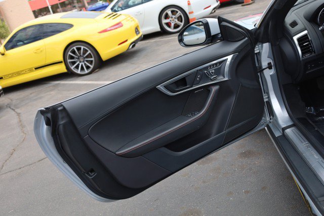Used 2019 Jaguar F-TYPE R-Dynamic RWD image 21