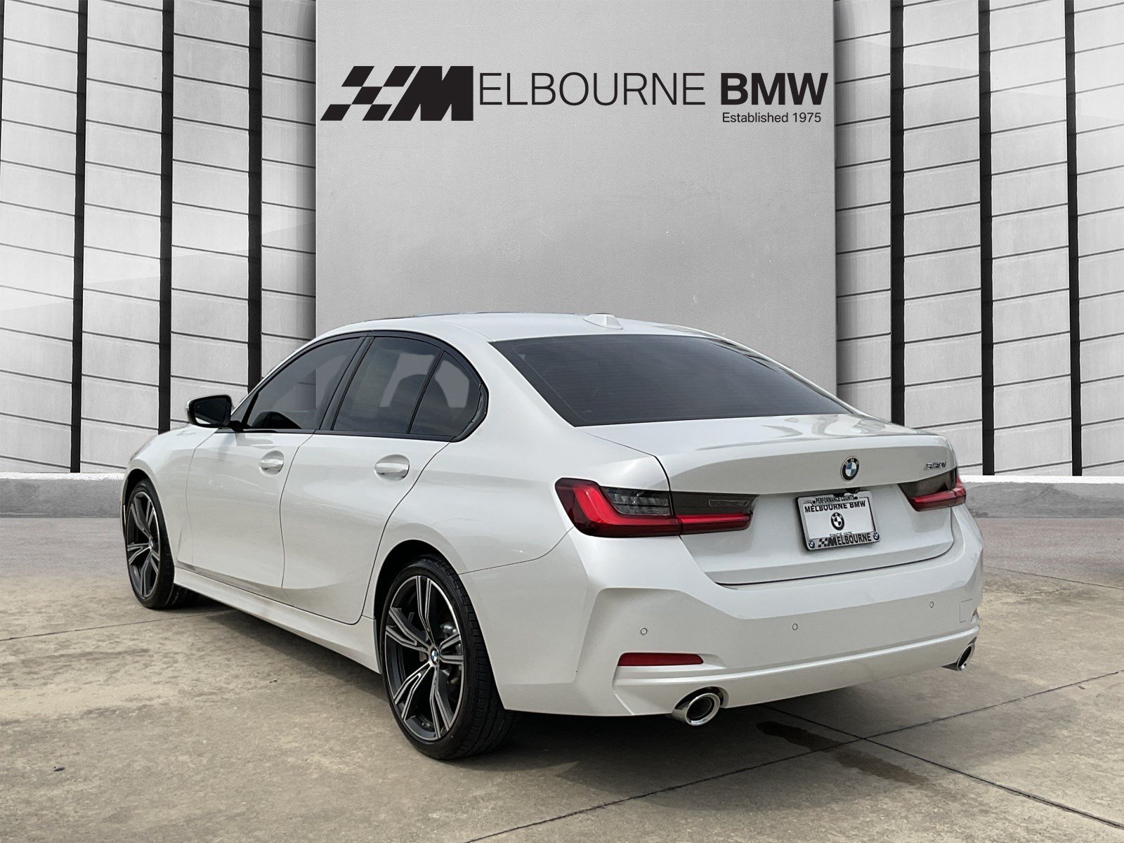 Used 2023 BMW 330i Sedan RWD image 6
