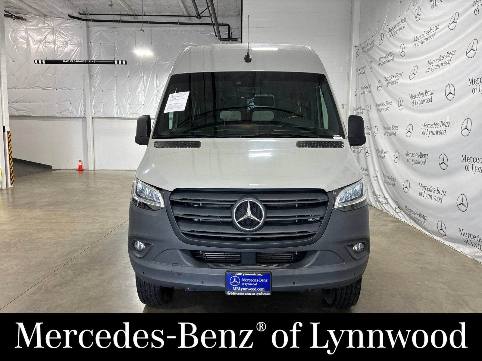 Used 2022 Mercedes-Benz Sprinter 2500 image 2