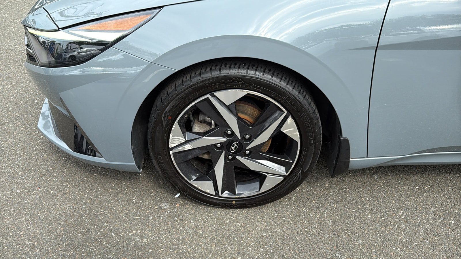 Used 2021 Hyundai Elantra Limited FWD image 9