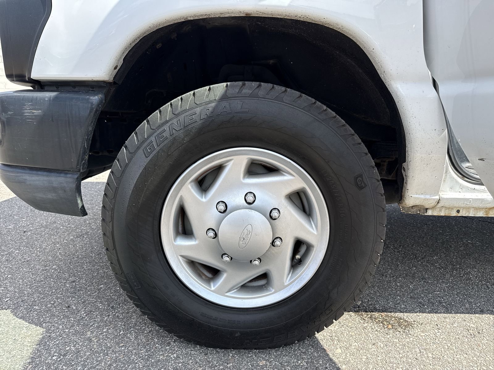 Used 2011 Ford E-250 and Econoline 250 w/ Commercial Cargo Van Pkg image 16