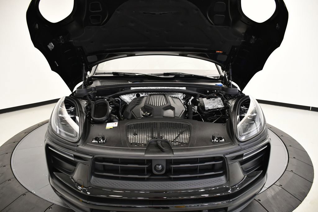 Certified 2023 Porsche Macan Turbo image 14