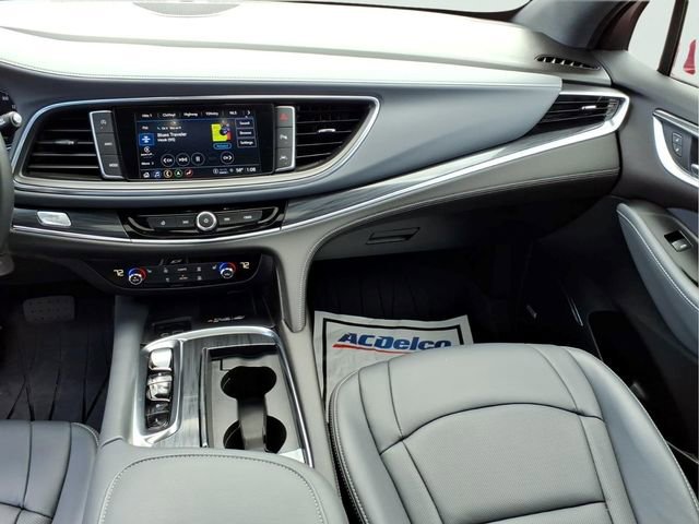 Used 2024 Buick Enclave Essence w/ Experience Buick Package AWD/4WD image 15