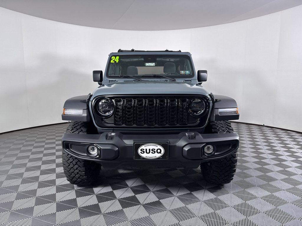 Used 2024 Jeep Wrangler Sport AWD/4WD image 3