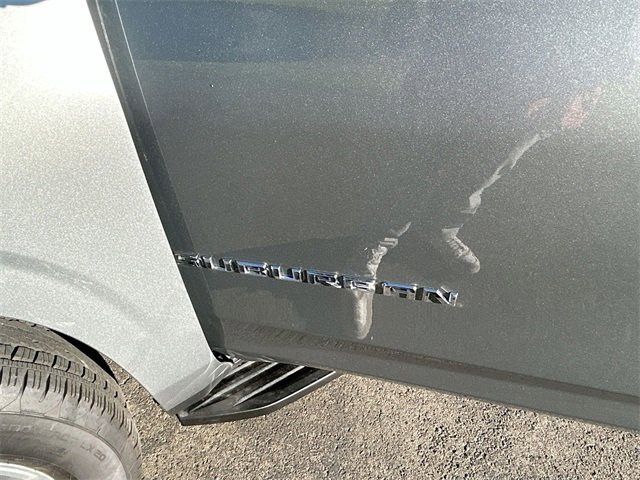 New 2025 Chevrolet Suburban Premier image 32