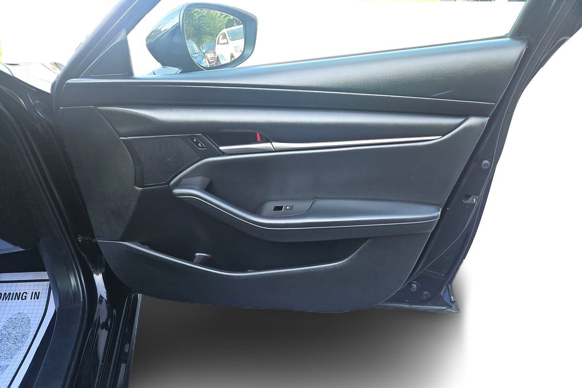 Used 2021 MAZDA MAZDA3 s image 18