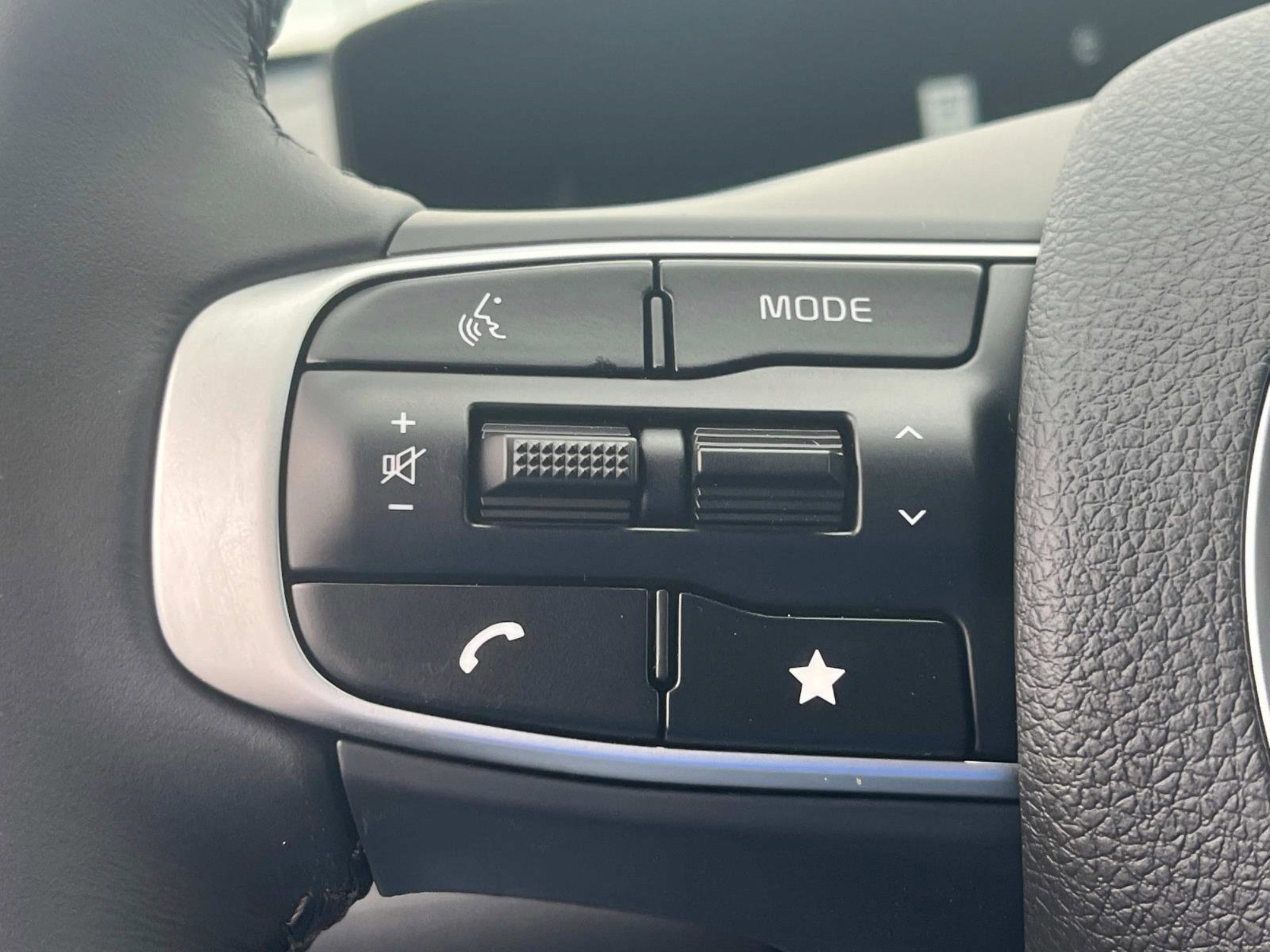 New 2025 Kia K5 EX FWD image 30