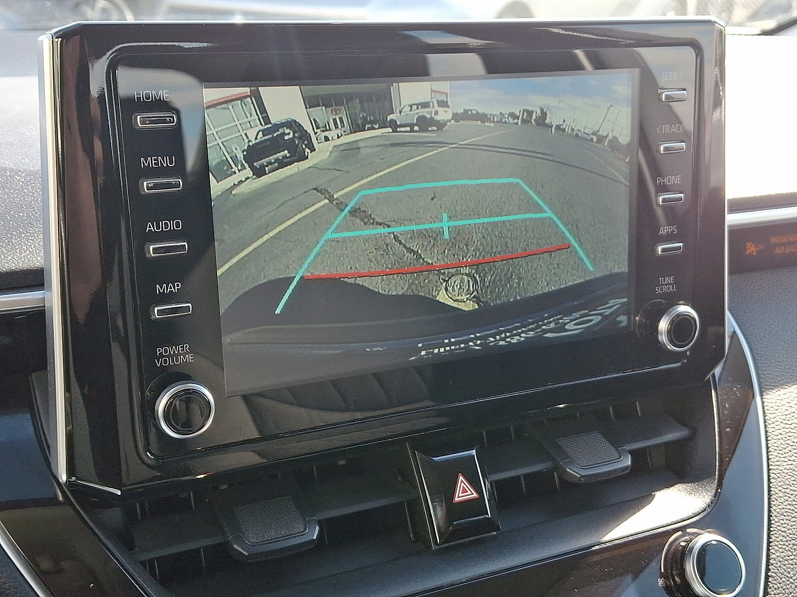 Used 2020 Toyota Corolla LE image 17