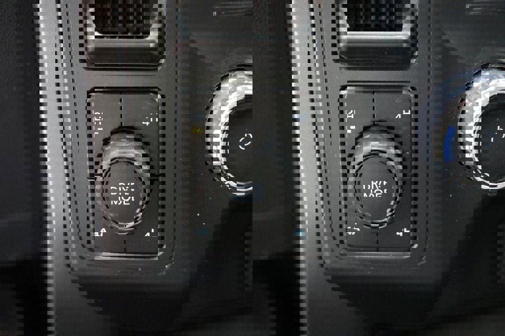 Used 2022 Ford F150 Lariat image 23